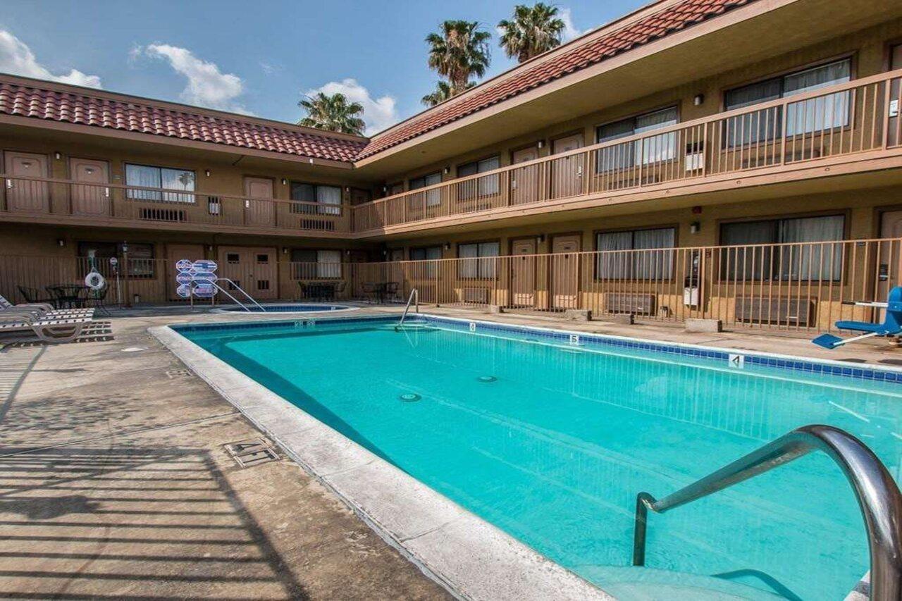 Rodeway Inn Riverside Exterior photo